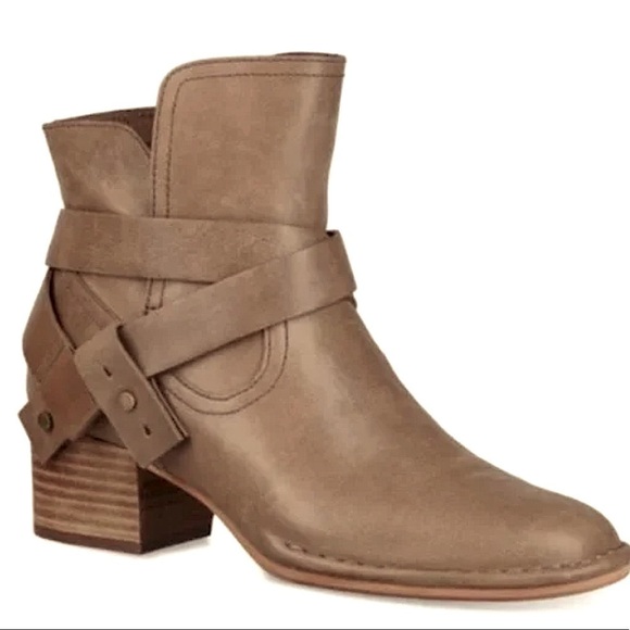 UGG Elysian Leather Taupe Bootie womens size 7 - Picture 2 of 10